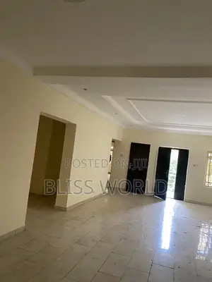 3bdrm Block of Flats in Wuye for rent
