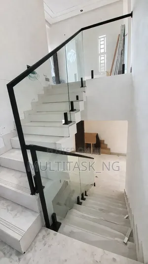 10mm Toughened Plain Glass Staircase Argon Welding Handrails