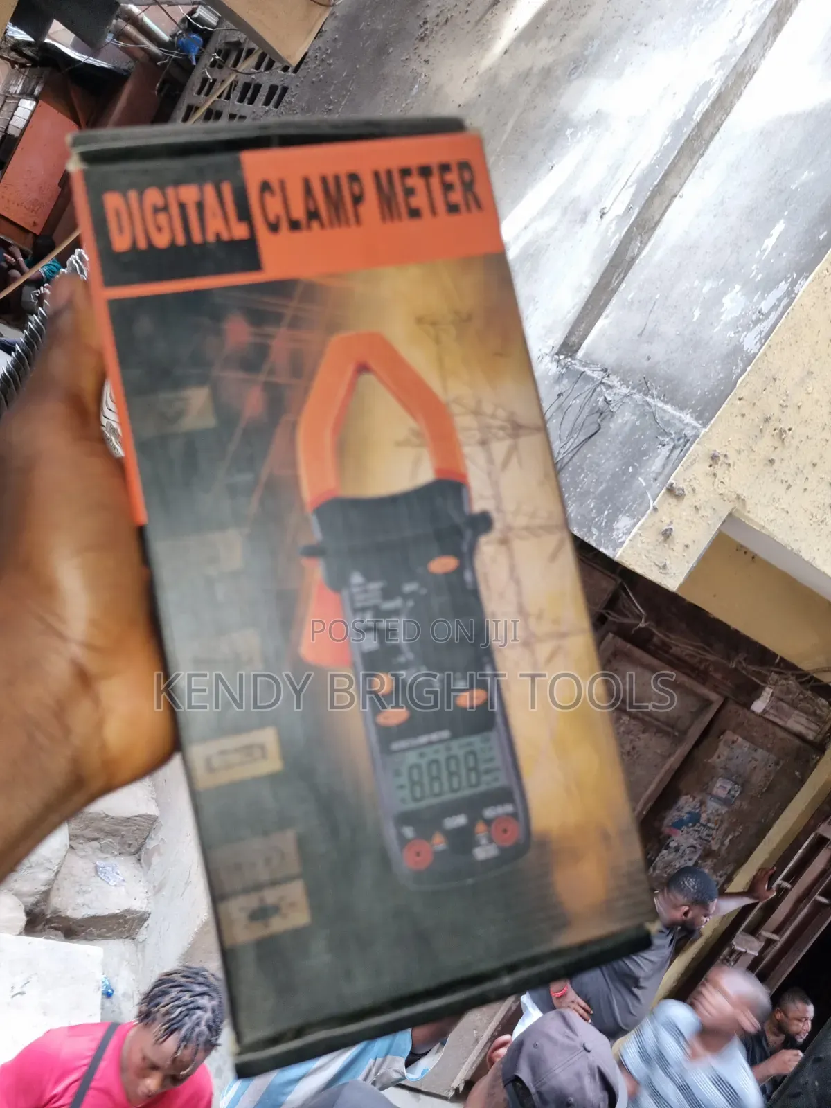 Digital Clamp Meter