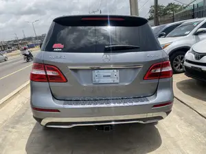 Mercedes-Benz M Class ML350 4MATIC 4dr SUV AWD (3.5L 6cyl 7A) 2014 Gray