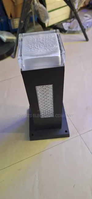 High Quality Led Garden/Lawn Light With Three Light Colours