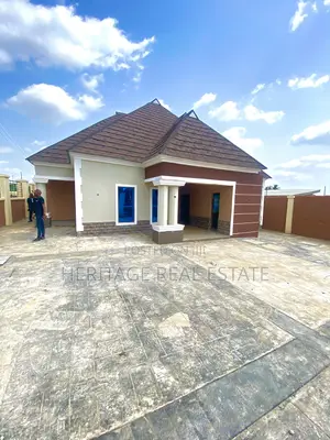 4bdrm Bungalow in Agbowo Express, Akinyele for sale