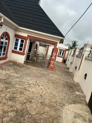 4bdrm Bungalow in Peace Estate Elebu, Akala Express for rent