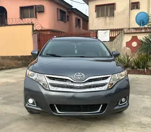 Toyota Venza XLE 2010 Gray