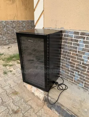 Hisense Jc-94 91 Litters Transparent Glass Door Beverage Chiller