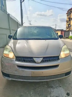 Toyota Sienna CE 2005 Gold