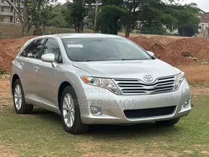 Toyota Venza LE 2010 Silver
