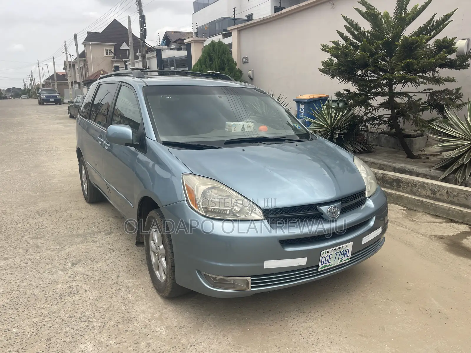Toyota Sienna Car Hire