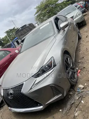 Lexus IS 350 AWD 2017 Gold