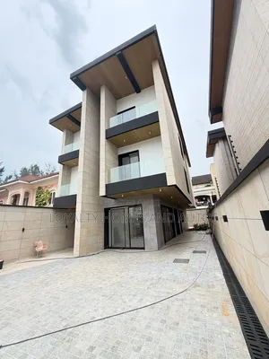 5bdrm Duplex in Banana Island for sale