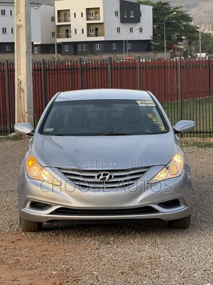Hyundai Sonata Limited 2.0T Sedan (2.0L 4cyl 6A) 2011 Silver
