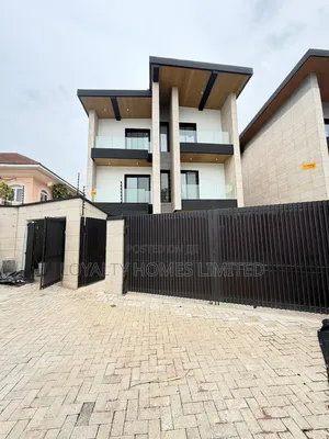 5bdrm Duplex in Banana Island for sale
