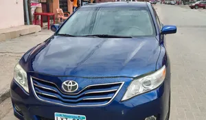 Toyota Camry XLE V6 4dr Sedan (3.5L 6cyl 6A) 2011 Blue