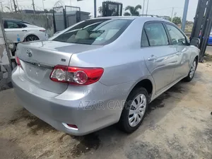 Toyota Corolla LE Special Edition 4dr Sedan (1.8L 4cyl 4A) 2013 Silver