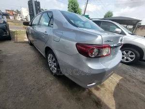 Toyota Corolla LE Special Edition 4dr Sedan (1.8L 4cyl 4A) 2013 Silver