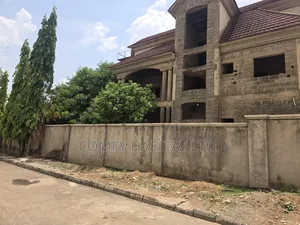 Distress 5 Bedroom Fully Detached With 2 Bq and a Gate House, Tarred