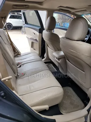 Toyota Venza AWD 2011 Brown
