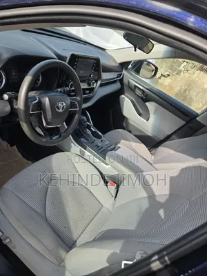Toyota Highlander LE AWD 2020 Blue