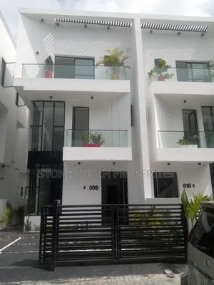 4bdrm Duplex in Chevron for sale