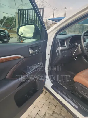 Toyota Highlander Limited Platinum 2019 White