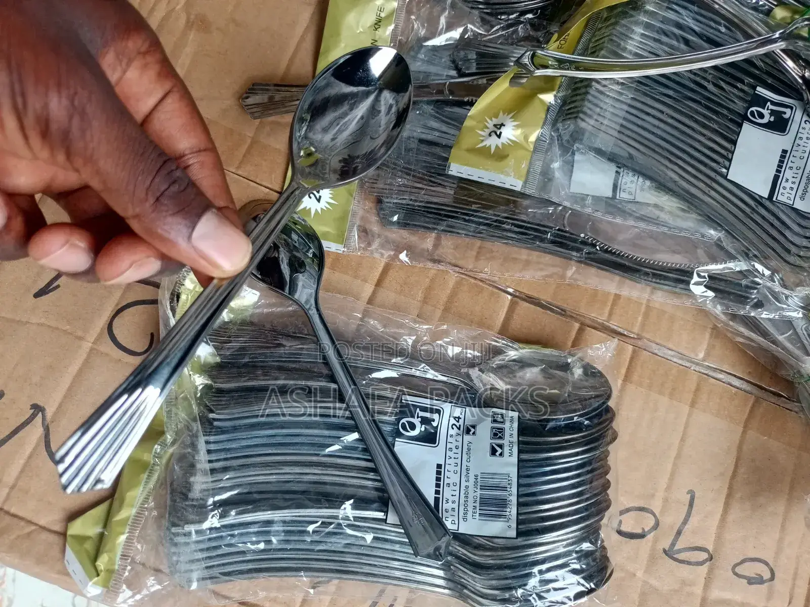 Disposable Plastic Spoons 24pcs X 100