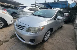 Toyota Corolla LE Special Edition 4dr Sedan (1.8L 4cyl 4A) 2013 Silver