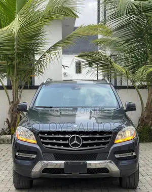 Mercedes-Benz M Class ML350 4MATIC 4dr SUV AWD (3.5L 6cyl 7A) 2015 Gray