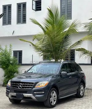 Mercedes-Benz M Class ML350 4MATIC 4dr SUV AWD (3.5L 6cyl 7A) 2015 Gray