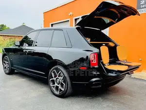 Rolls-Royce Cullinan Black Badge 2024 Black