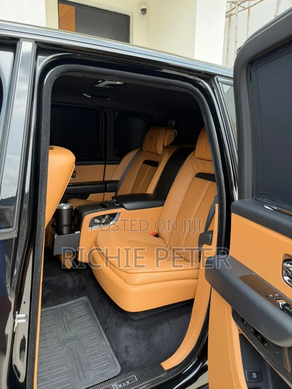 Rolls-Royce Cullinan Black Badge 2024 Black