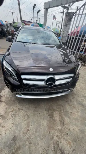 Mercedes-Benz GLA 250 2016 Brown