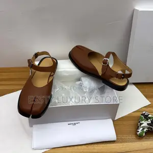 Quality 2026 Maison Marigela Tabi Leather Sandals