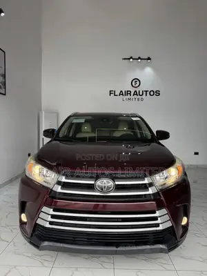 Toyota Highlander XLE 4x4 V6 (3.5L 6cyl 8A) 2018 Burgundy