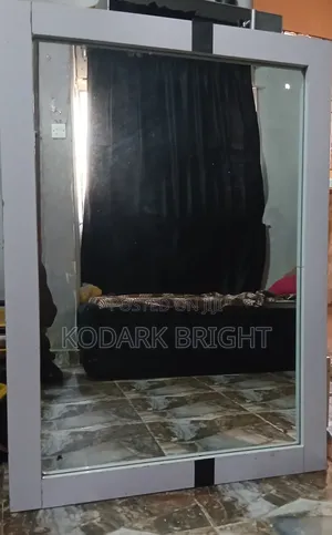 Good Conditioned Mirror for Sale
