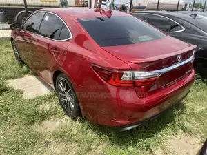 Lexus ES 350 FWD 2016 Red