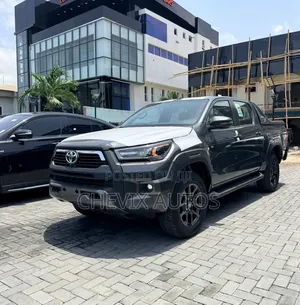 New Toyota Hilux 2025 Black