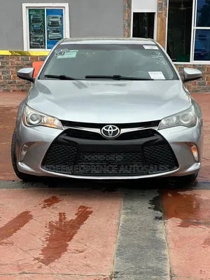 Toyota Camry SE 4dr Sedan (2.5L 4cyl 6A) 2016 Silver