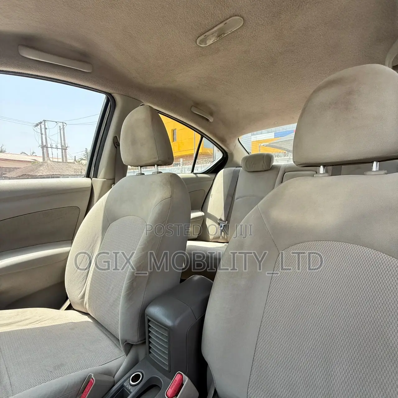Nissan Almera 2012 Silver