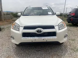 Toyota RAV4 2.5 Limited 2010 White