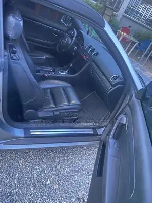 Audi Quattro 2011 Gray