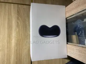 Apple Vision Pro 2025