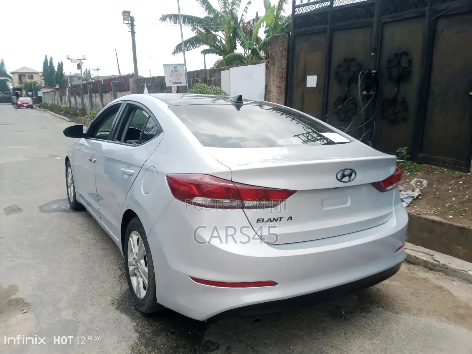 Hyundai Elantra 2017 Silver