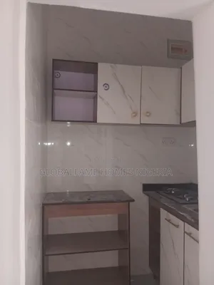 1bdrm Block of Flats in Royal Garden Estate for rent