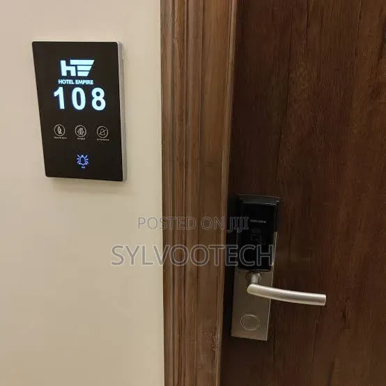 Durable DND Plate Hotel Installation