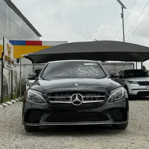 Mercedes-Benz C300 2016 Black