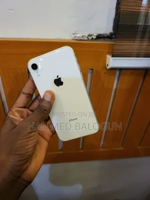 Apple iPhone XR 128 GB White