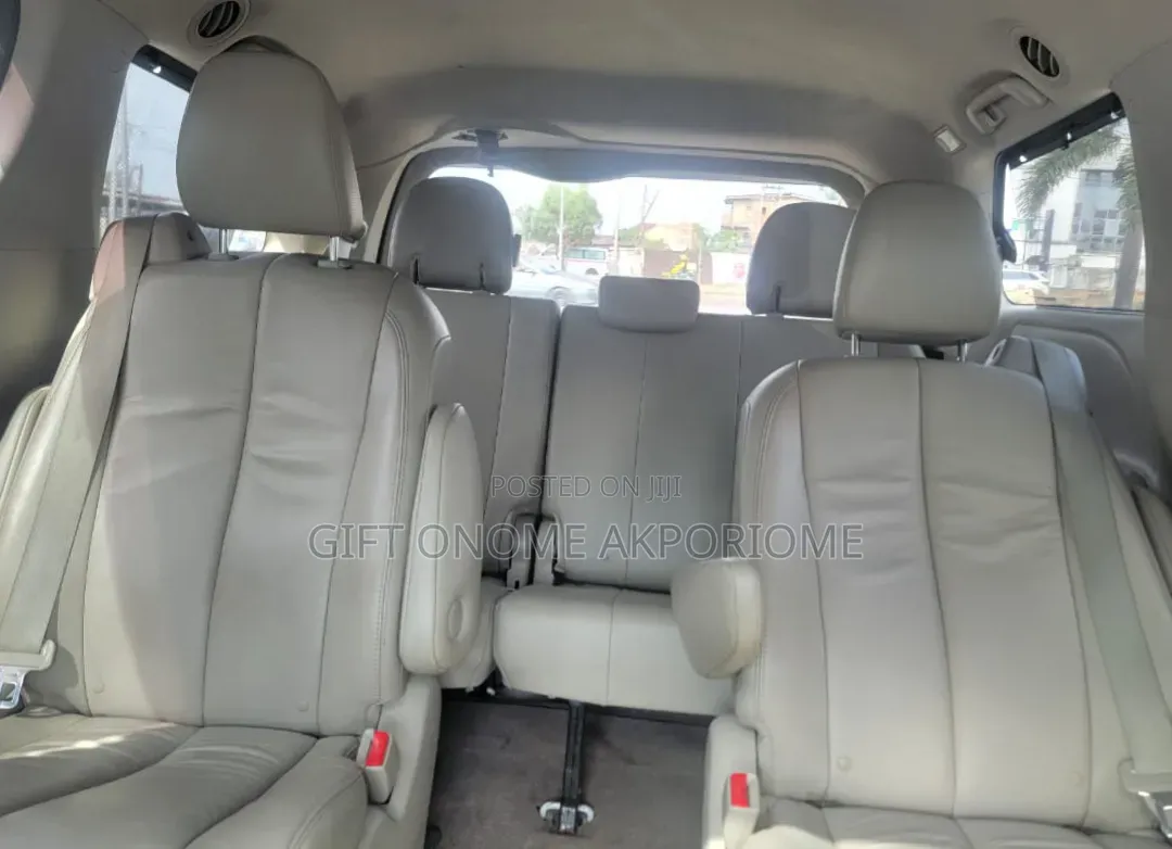 Toyota Sienna 2013 White