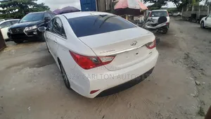 Hyundai Sonata Limited 2.0T Sedan (2.0L 4cyl 6A) 2012 White