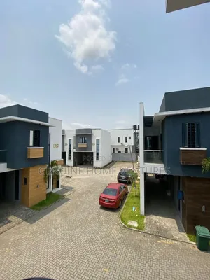 4bdrm Duplex in Palm City Estate for sale