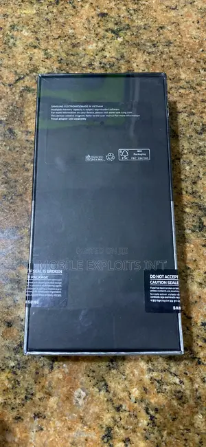 Samsung Galaxy Z Flip4 256 GB Gold